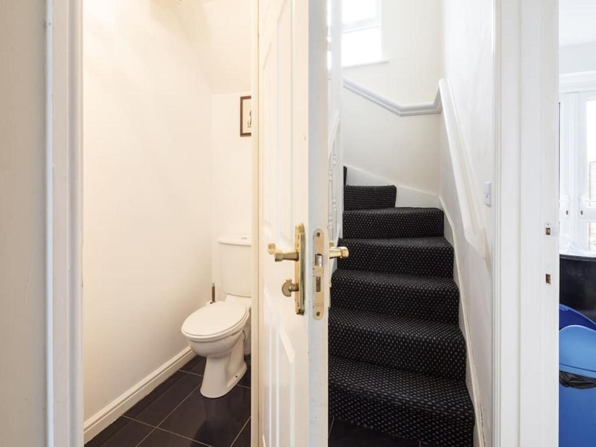 My-places Abbotsfield Court Townhouse 4 Casa de hóspedes Manchester